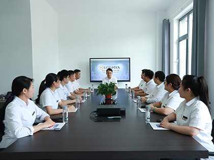 Về chúng tôi