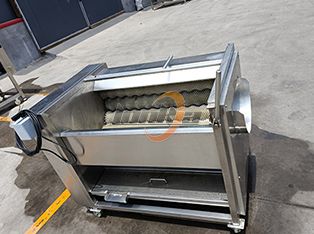 Máy Bóc Vỏ Bằng Bàn Chải Lông Product Photograph